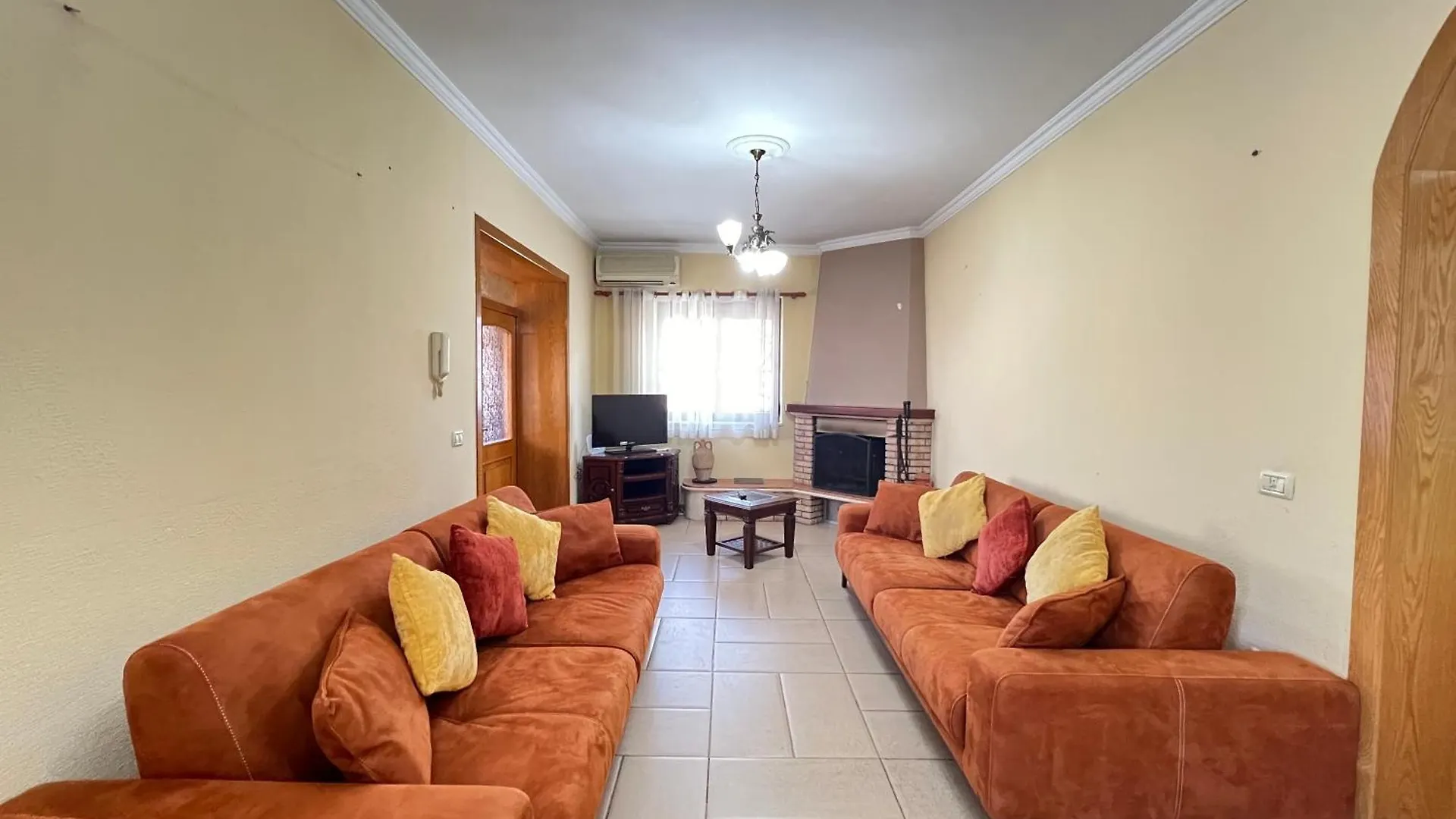 Tirana Center 2Bedrooms דירה